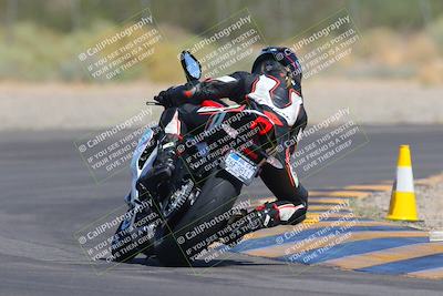 media/Sep-25-2023-Moto Forza (Mon) [[81ffa65e0a]]/B-C Group/Session 4 (Turn 2 Backside)/